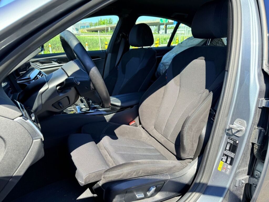 BMW 530 2022 G30 Sedan 530e xDrive A Charged Edition M Sport / Vetokoukku / Lämmitettä ratti / Adaptiivinen Vakkari / Hifi