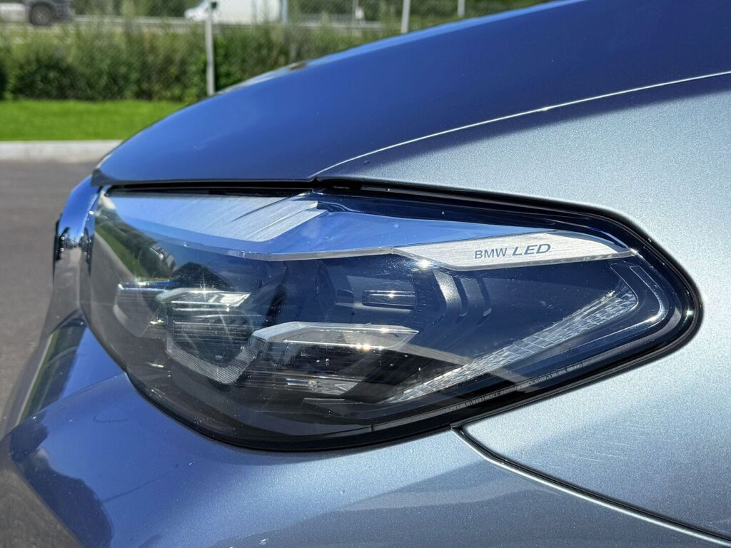 BMW 530 2022 G30 Sedan 530e xDrive A Charged Edition M Sport / Vetokoukku / Lämmitettä ratti / Adaptiivinen Vakkari / Hifi