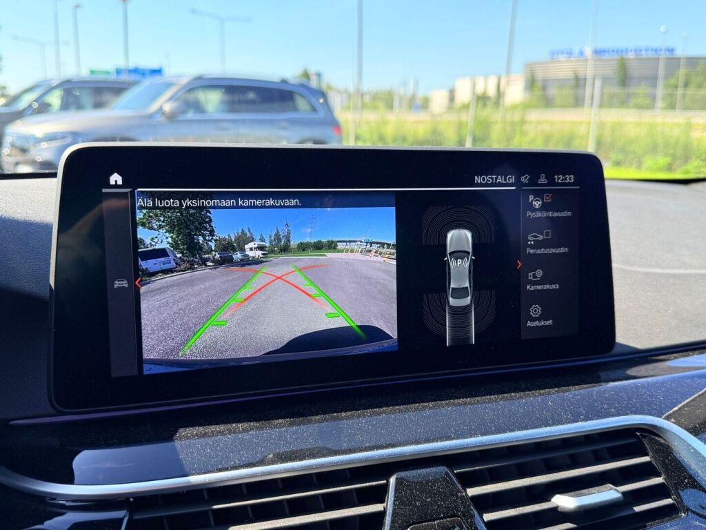 BMW 530 2022 G30 Sedan 530e xDrive A Charged Edition M Sport / Vetokoukku / Lämmitettä ratti / Adaptiivinen Vakkari / Hifi