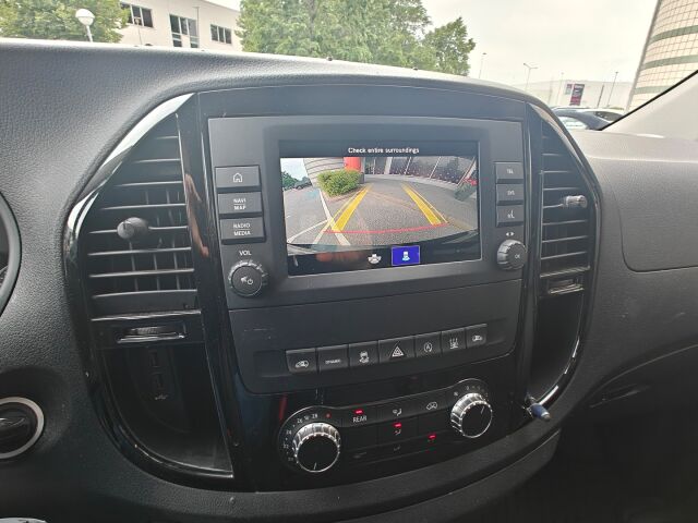 Mercedes-Benz Vito 2022 114CDI 4x4 Pitkä A3 A / Alvillinen / 9-Paikkainen / Led-ajovalot / Webasto / Astinlaudat / Kamera
