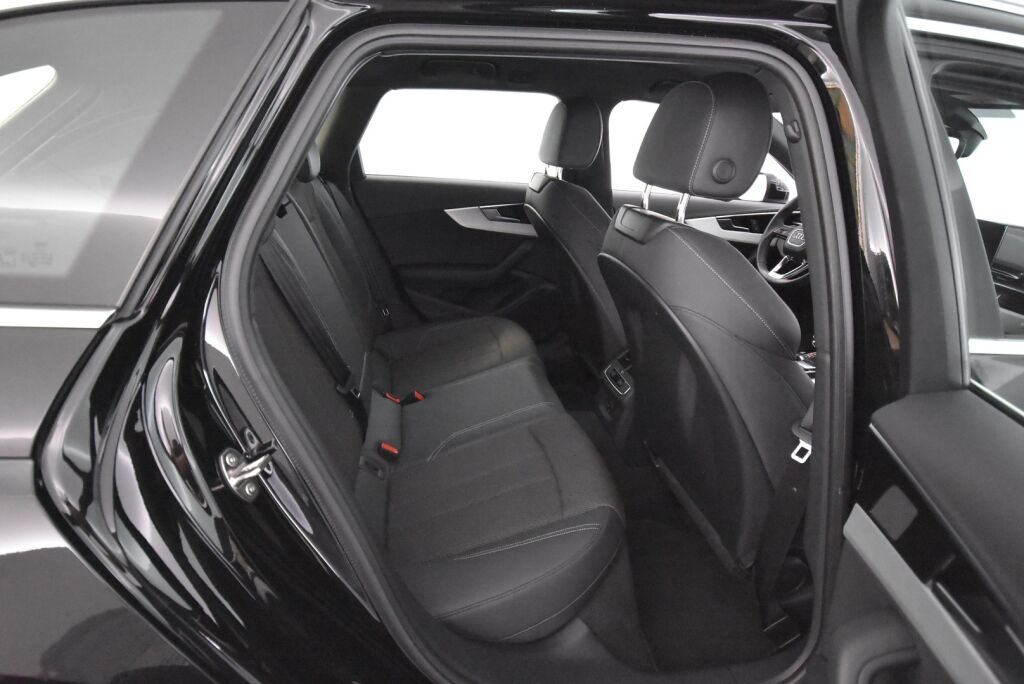 Audi A4 2022 Avant Business 40 TDI 150 kW MHEV quattro S tronic / Adapt. vakkari / P. kamera / Digimittaristo /