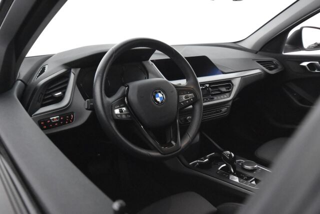 BMW 118 2020 F40 Hatchback 118i A Business / Led-ajovalot / Urheiluistuimet