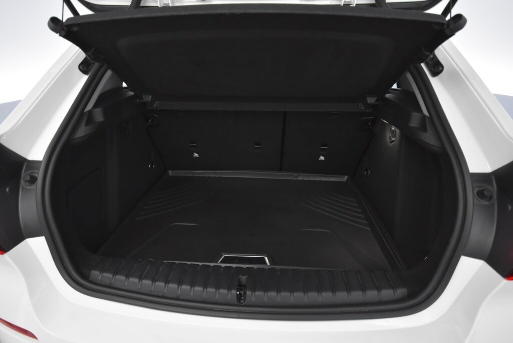 BMW 118 2020 F40 Hatchback 118i A Business / Led-ajovalot / Urheiluistuimet