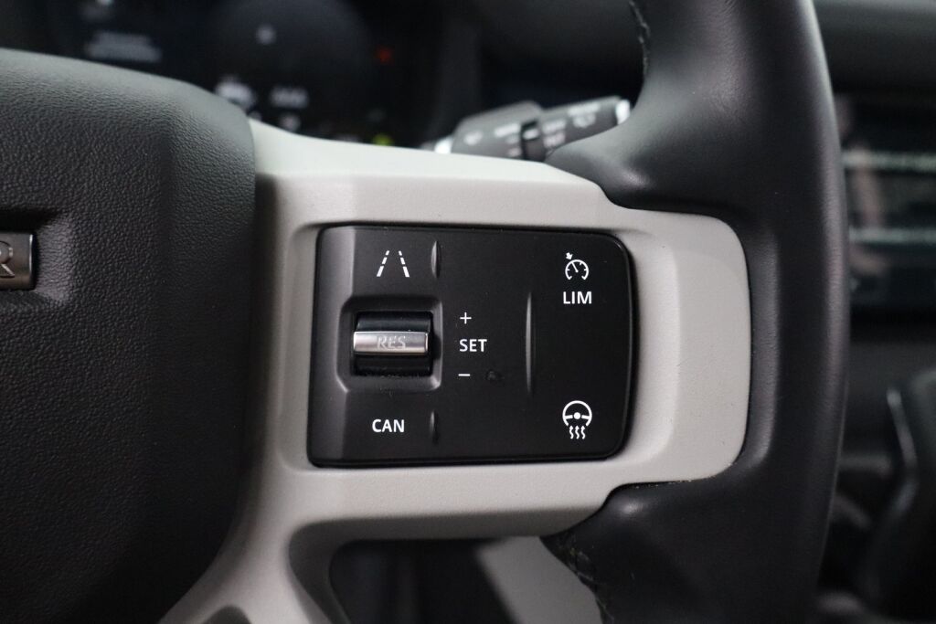 Land Rover Defender 2023 110 P400e Plug-in Hybrid SE 23,5MY / Matrix LED / Meridian® / Navi / Lämmitettävä ohjauspyörä / Webasto