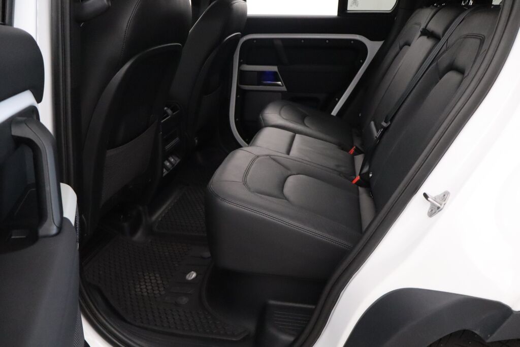 Land Rover Defender 2023 110 P400e Plug-in Hybrid SE 23,5MY / Matrix LED / Meridian® / Navi / Lämmitettävä ohjauspyörä / Webasto