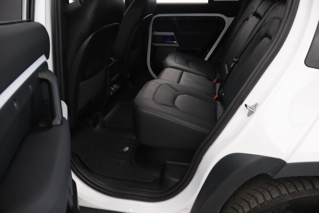 Land Rover Defender 2023 110 P400e Plug-in Hybrid SE 23,5MY / Matrix LED / Meridian® / Navi / Lämmitettävä ohjauspyörä / Webasto