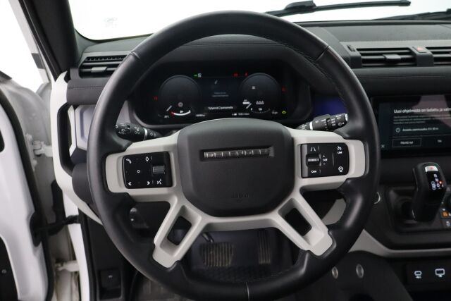Land Rover Defender 2023 110 P400e Plug-in Hybrid SE 23,5MY / Matrix LED / Meridian® / Navi / Lämmitettävä ohjauspyörä / Webasto