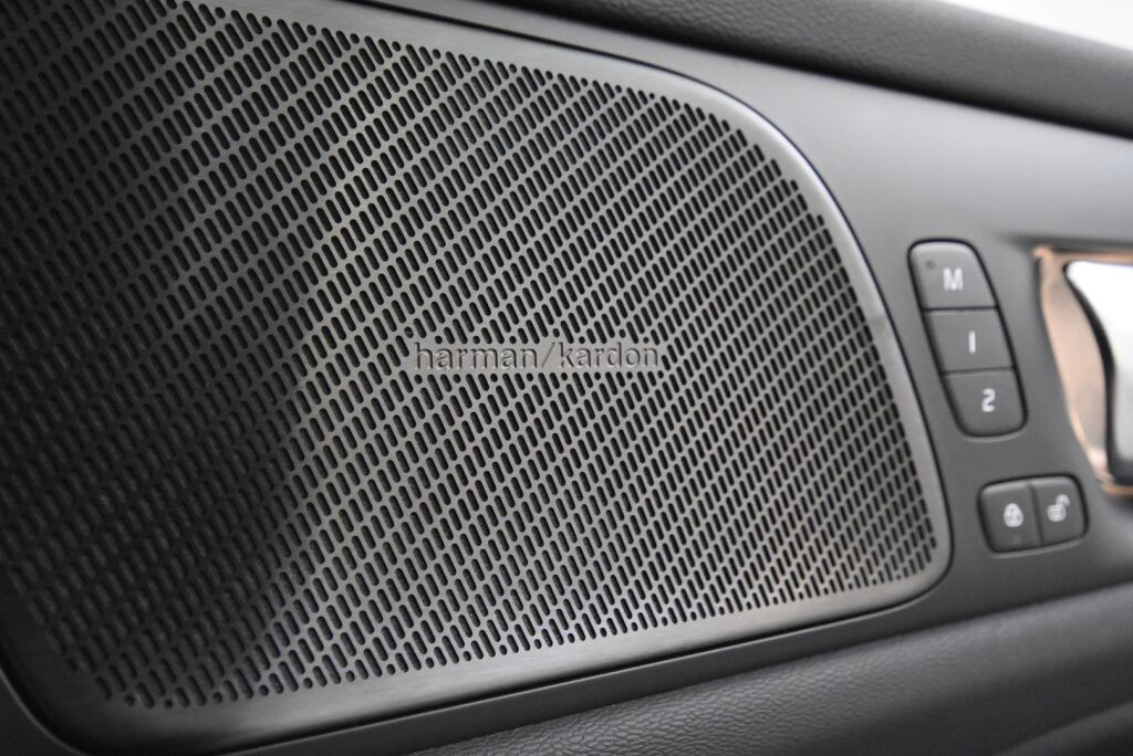 VOLVO V60 2023 T6 AWD Long Range Plus Dark / Harman Kardon / ACC / BLIS / Muistipenkit - RAHOITUS TÄHÄN AUTOON VAIN 3.99% - 