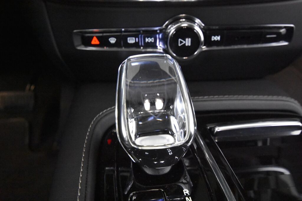 VOLVO V60 2023 T6 AWD Long Range Plus Dark / Harman Kardon / ACC / BLIS / Muistipenkit - RAHOITUS TÄHÄN AUTOON VAIN 3.99% - 