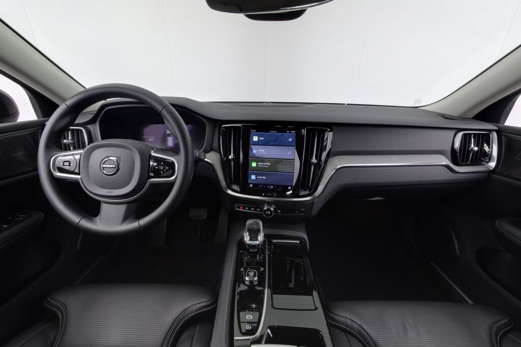 VOLVO V60 2023 T6 AWD Long Range Plus Dark / Harman Kardon / ACC / BLIS / Muistipenkit - RAHOITUS TÄHÄN AUTOON VAIN 3.99% - 