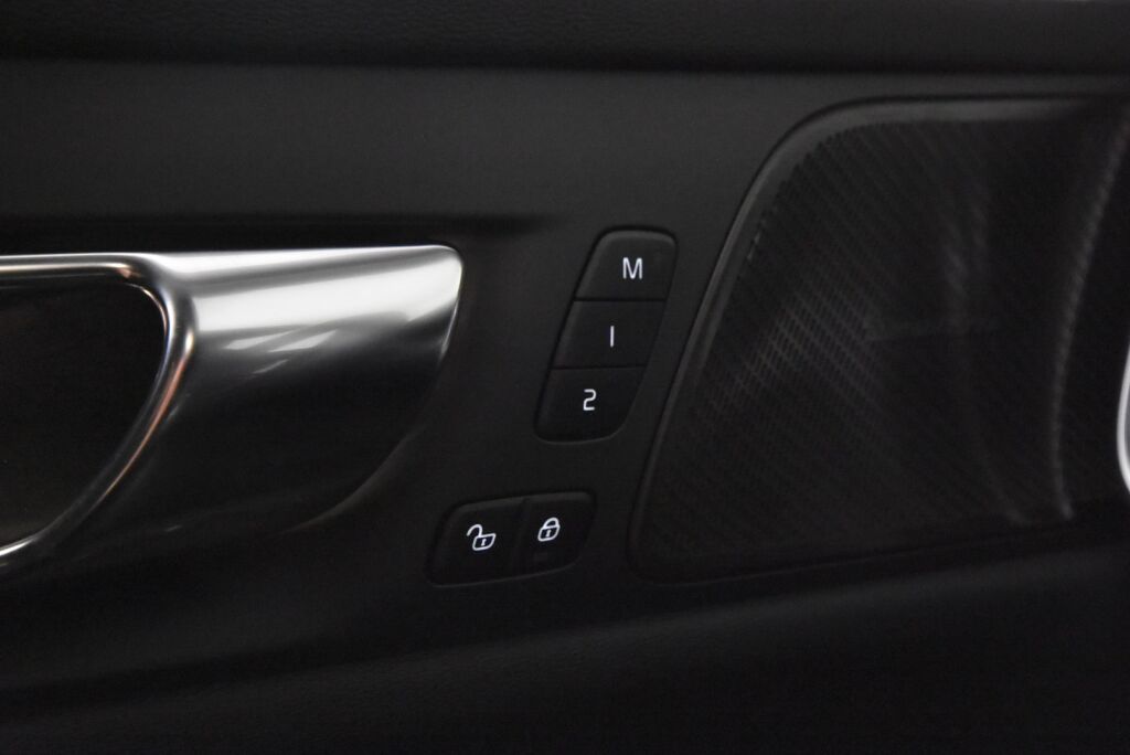 VOLVO V60 2023 T6 AWD Long Range Plus Dark / Harman Kardon / ACC / BLIS / Muistipenkit - RAHOITUS TÄHÄN AUTOON VAIN 3.99% - 