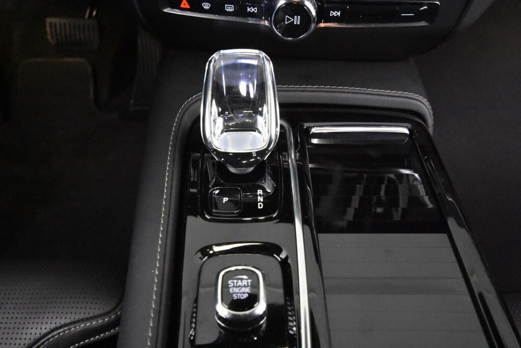 VOLVO V60 2023 T6 AWD Long Range Plus Dark / Harman Kardon / ACC / BLIS / Muistipenkit - RAHOITUS TÄHÄN AUTOON VAIN 3.99% - 