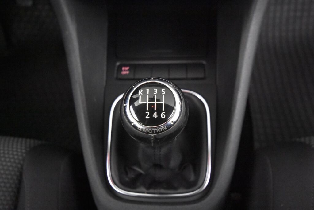 Volkswagen Golf 2010 Comfortline 2,0 TDI 103 kW (140 hv) 4MOTION 4-ovinen / Suomiauto /  Mootorilämmitin /