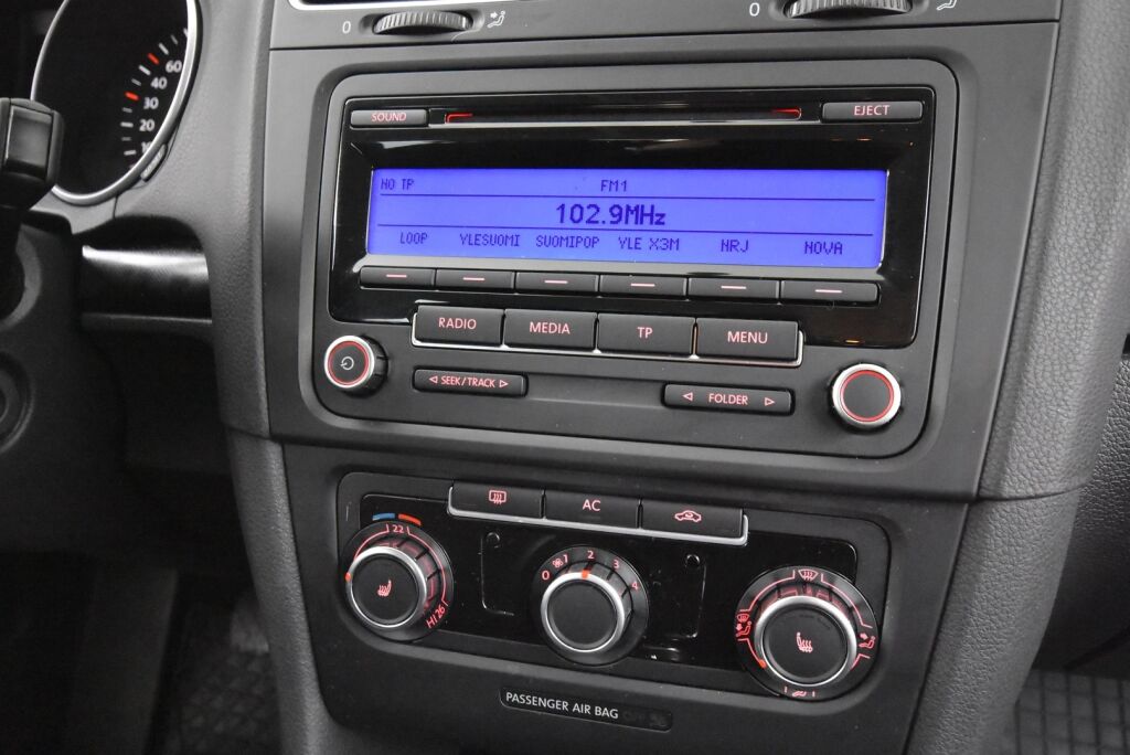 Volkswagen Golf 2010 Comfortline 2,0 TDI 103 kW (140 hv) 4MOTION 4-ovinen / Suomiauto /  Mootorilämmitin /