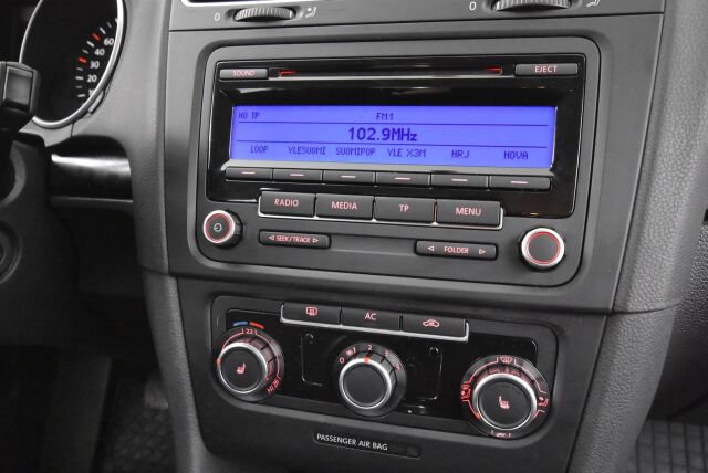 Volkswagen Golf 2010 Comfortline 2,0 TDI 103 kW (140 hv) 4MOTION 4-ovinen / Suomiauto /  Mootorilämmitin /
