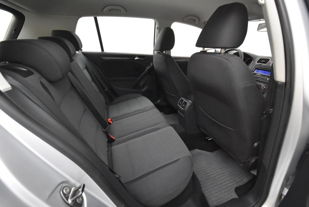 Volkswagen Golf 2010 Comfortline 2,0 TDI 103 kW (140 hv) 4MOTION 4-ovinen / Suomiauto /  Mootorilämmitin /