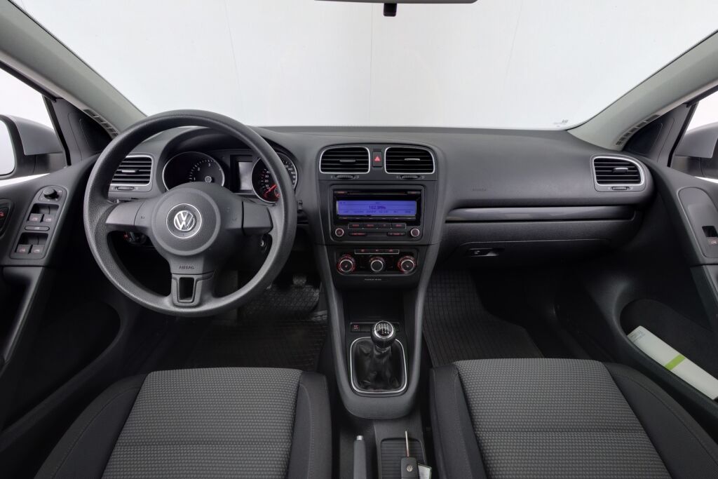 Volkswagen Golf 2010 Comfortline 2,0 TDI 103 kW (140 hv) 4MOTION 4-ovinen / Suomiauto /  Mootorilämmitin /