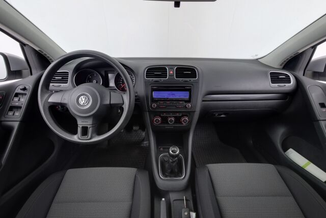 Volkswagen Golf 2010 Comfortline 2,0 TDI 103 kW (140 hv) 4MOTION 4-ovinen / Suomiauto /  Mootorilämmitin /
