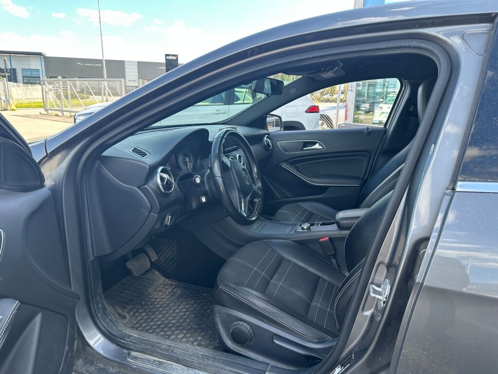 Mercedes-Benz A 2014 180 BE A Premium Business / P.kamera / Vetokoukku / Bi-xenon / Lohkolämmitin