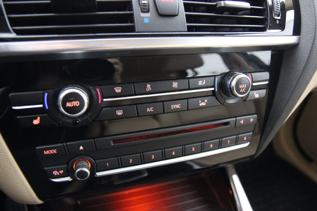 BMW X3 2014 F25 xDrive20d TwinPower Turbo A / HiFi / Nahat / Kamera / Vetokoukku