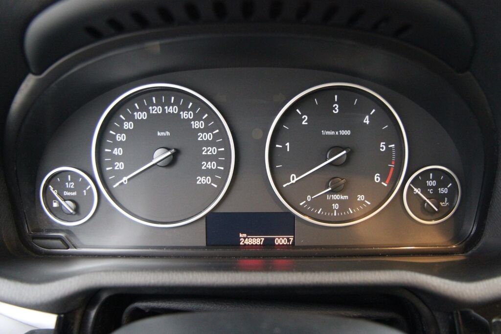 BMW X3 2014 F25 xDrive20d TwinPower Turbo A / HiFi / Nahat / Kamera / Vetokoukku