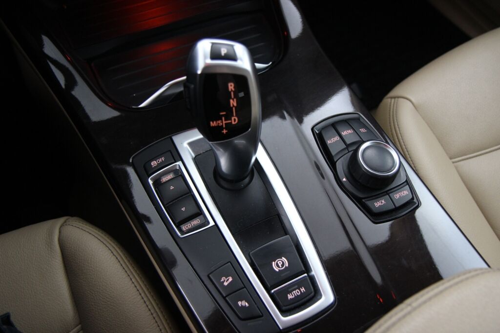 BMW X3 2014 F25 xDrive20d TwinPower Turbo A / HiFi / Nahat / Kamera / Vetokoukku