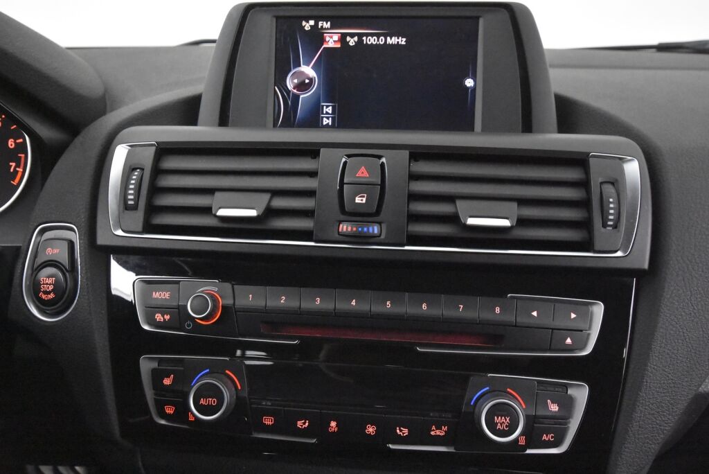 BMW 118 2015 F20 Hatchback 118i A Business / Led-valot / Tutkat takana / Urheiluistuimet