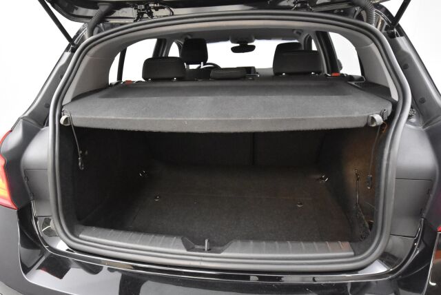 BMW 118 2015 F20 Hatchback 118i A Business / Led-valot / Tutkat takana / Urheiluistuimet