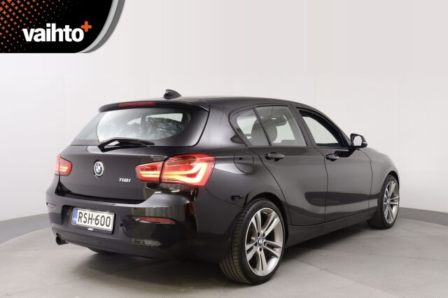 BMW 118 2015 F20 Hatchback 118i A Business / Led-valot / Tutkat takana / Urheiluistuimet
