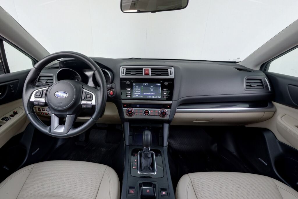 Subaru Outback 2015 2,5i Summit CVT / 1-Omisteinen / ACC / Harman & Kardon / Nahkaverhoilu / Navigointi / Peruutuskamera