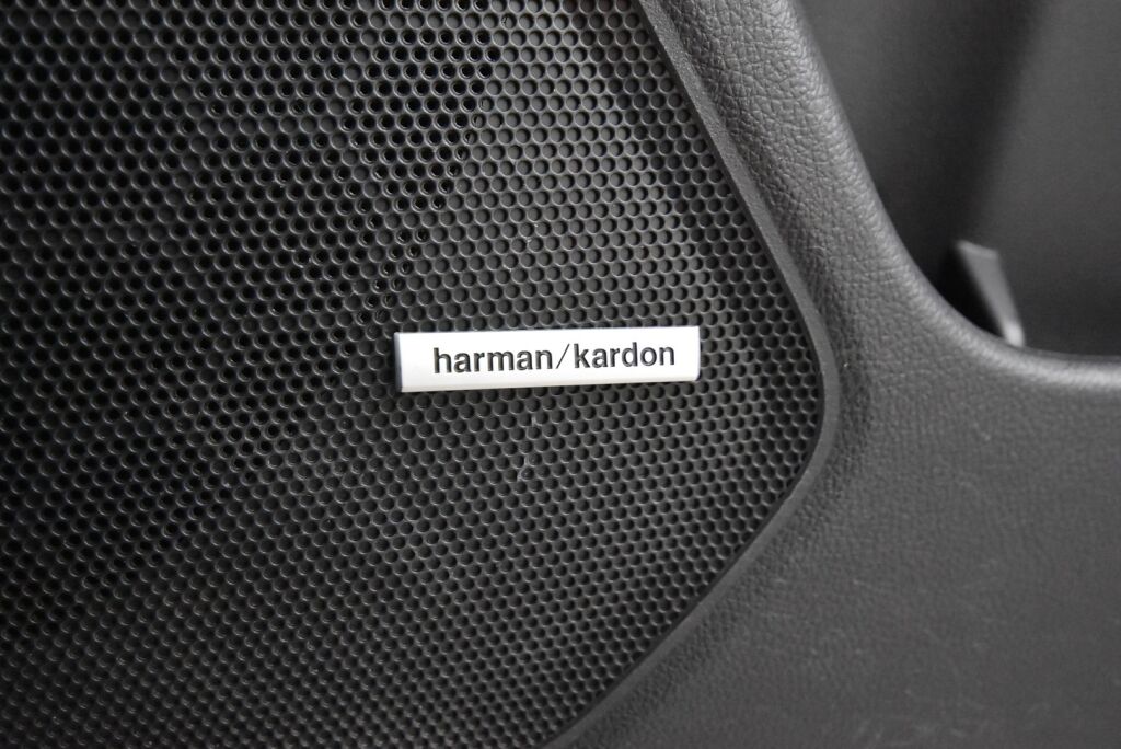 Subaru Outback 2015 2,5i Summit CVT / 1-Omisteinen / ACC / Harman & Kardon / Nahkaverhoilu / Navigointi / Peruutuskamera