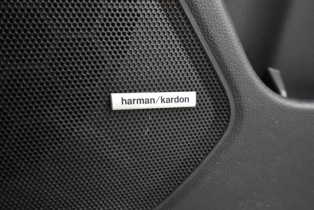 Subaru Outback 2015 2,5i Summit CVT / 1-Omisteinen / ACC / Harman & Kardon / Nahkaverhoilu / Navigointi / Peruutuskamera