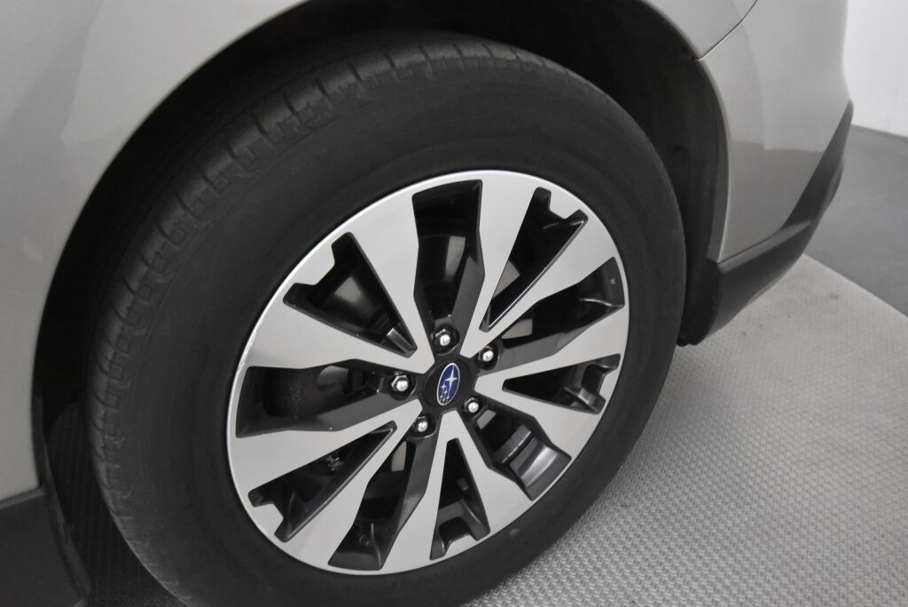 Subaru Outback 2015 2,5i Summit CVT / 1-Omisteinen / ACC / Harman & Kardon / Nahkaverhoilu / Navigointi / Peruutuskamera