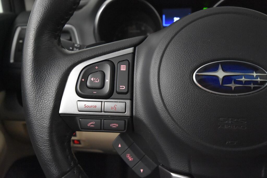Subaru Outback 2015 2,5i Summit CVT / 1-Omisteinen / ACC / Harman & Kardon / Nahkaverhoilu / Navigointi / Peruutuskamera
