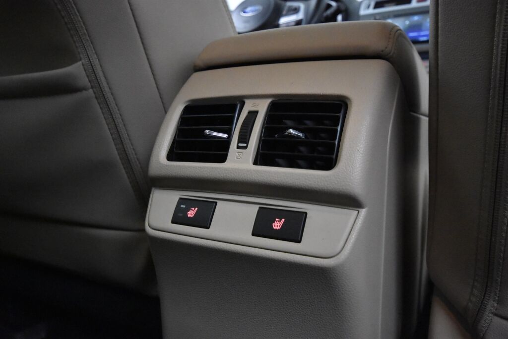Subaru Outback 2015 2,5i Summit CVT / 1-Omisteinen / ACC / Harman & Kardon / Nahkaverhoilu / Navigointi / Peruutuskamera