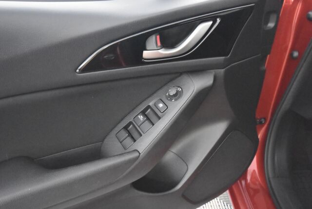 Mazda 3 2015 5HB 2,0 (120) SKYACTIV-G Premium Plus 6AT 5ov BP2 / Vakkari / Moottorilämmitin / Takatutka