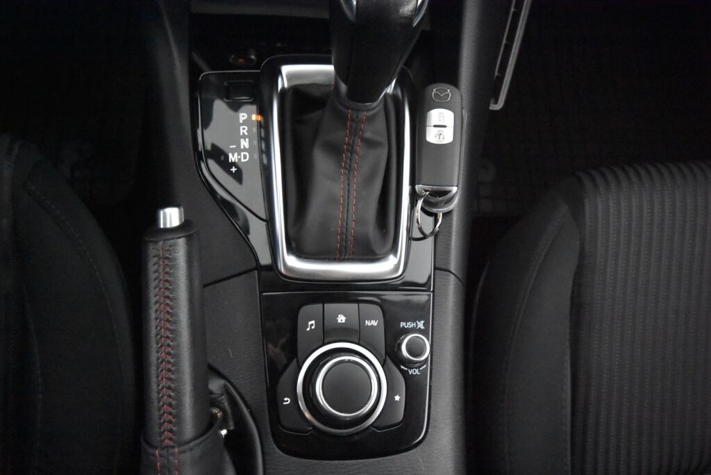 Mazda 3 2015 5HB 2,0 (120) SKYACTIV-G Premium Plus 6AT 5ov BP2 / Vakkari / Moottorilämmitin / Takatutka