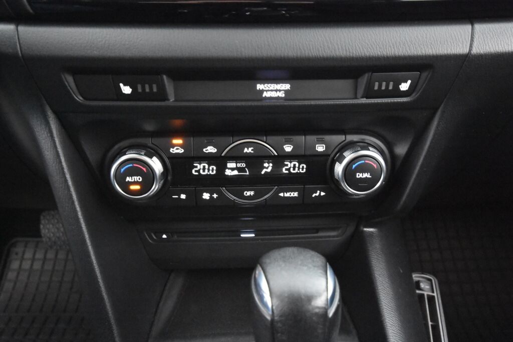 Mazda 3 2015 5HB 2,0 (120) SKYACTIV-G Premium Plus 6AT 5ov BP2 / Vakkari / Moottorilämmitin / Takatutka