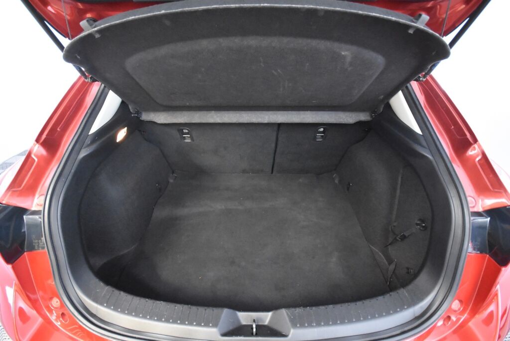 Mazda 3 2015 5HB 2,0 (120) SKYACTIV-G Premium Plus 6AT 5ov BP2 / Vakkari / Moottorilämmitin / Takatutka