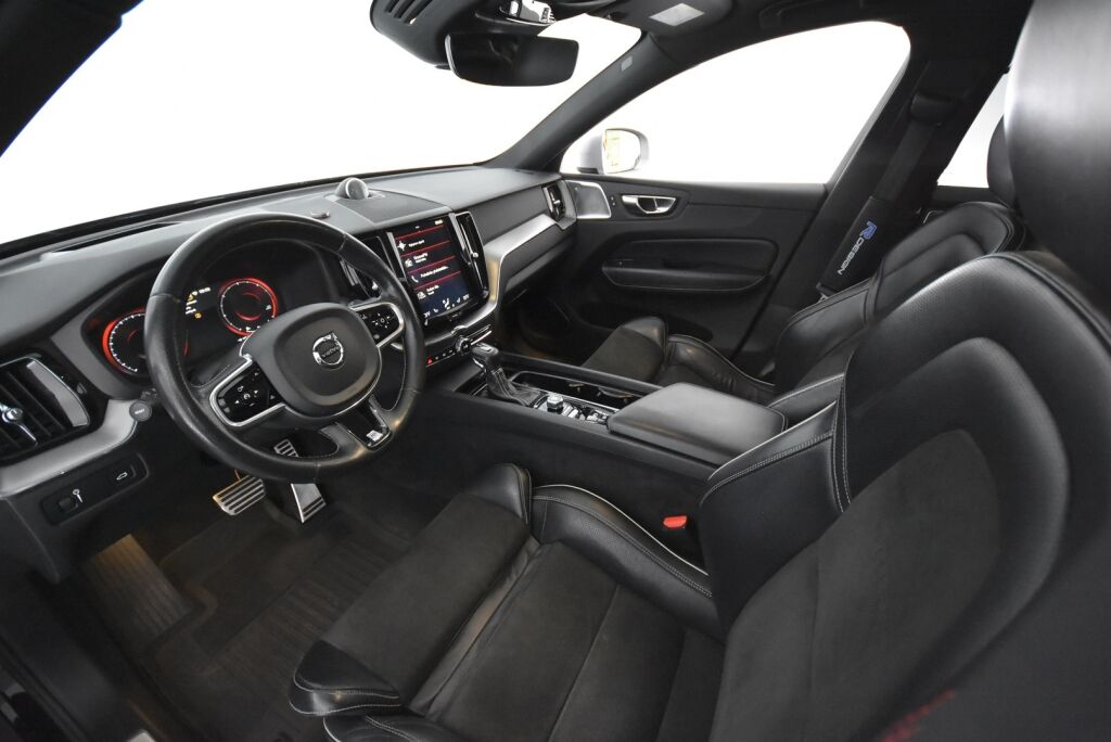Volvo XC60 2017 D5 AWD R-Design aut / B&W / Panoraama / Navi / HUD / 360-kamera / Webasto /