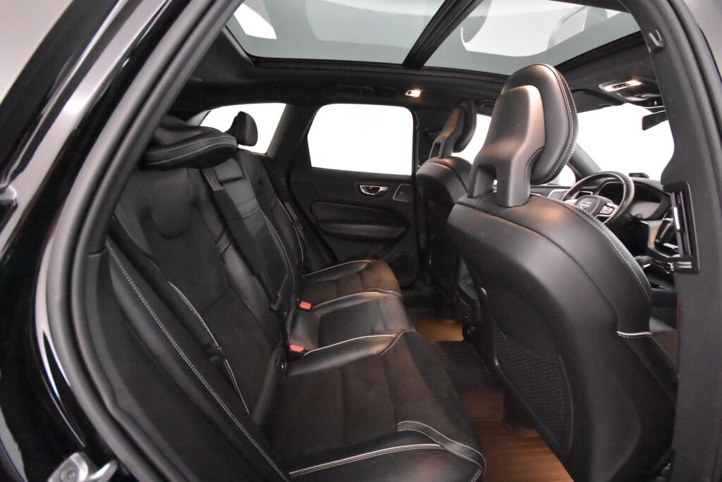 Volvo XC60 2017 D5 AWD R-Design aut / B&W / Panoraama / Navi / HUD / 360-kamera / Webasto /
