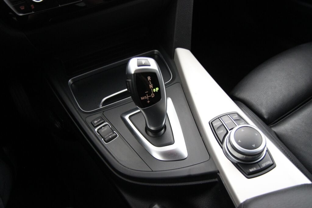 BMW 420 2018 F36 Gran Coupe 420d A xDrive Business / Harman Kardon / Sporttinahat / Lohkolämmitin