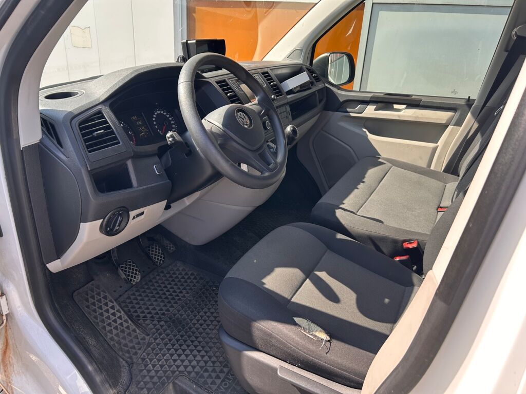 Volkswagen Transporter 2019 umpipakettiauto pitkä 2,0 TDI 75 kW / ALV / Peruutuskamera / Webasto / Vakkari