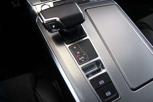 Audi A7 2020 Business Sport 50 TFSI e quattro S tronic / S line-paketti / Matrix / B&O / HUD / 360 kamera / Optiikka-paketti
