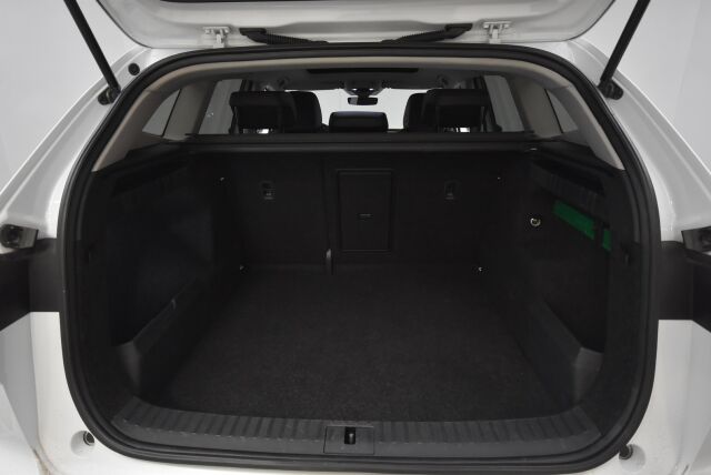 Skoda Enyaq 2023 80x 4x4 iV / Kamera / Lämpöpumppu / Panoraama / Ratinlämmitin / Nahkasisusta / ALV
