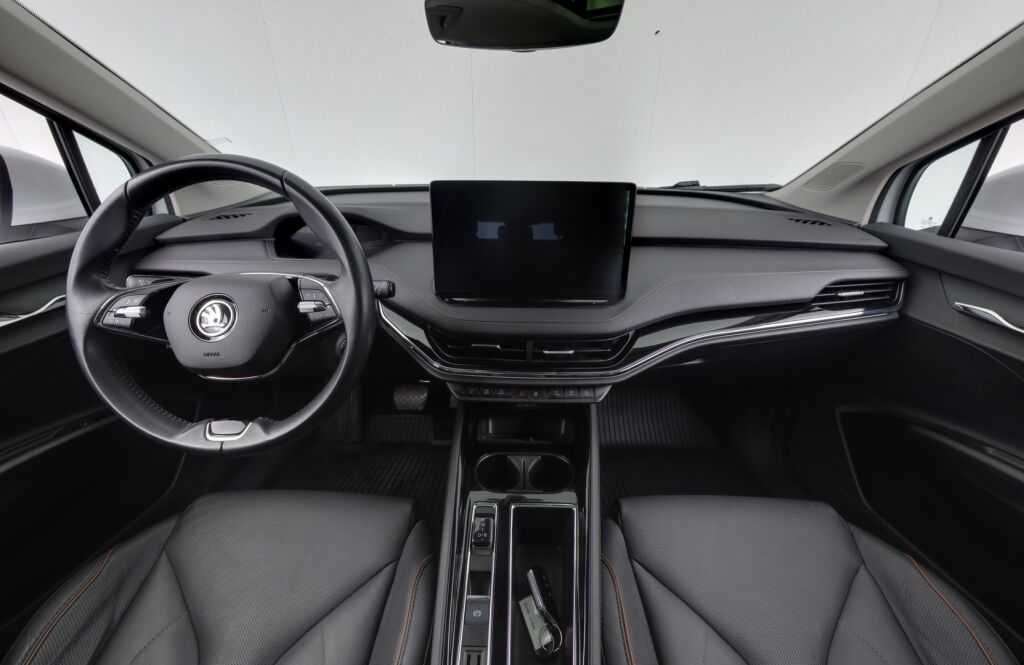 Skoda Enyaq 2023 80x 4x4 iV / Kamera / Lämpöpumppu / Panoraama / Ratinlämmitin / Nahkasisusta / ALV