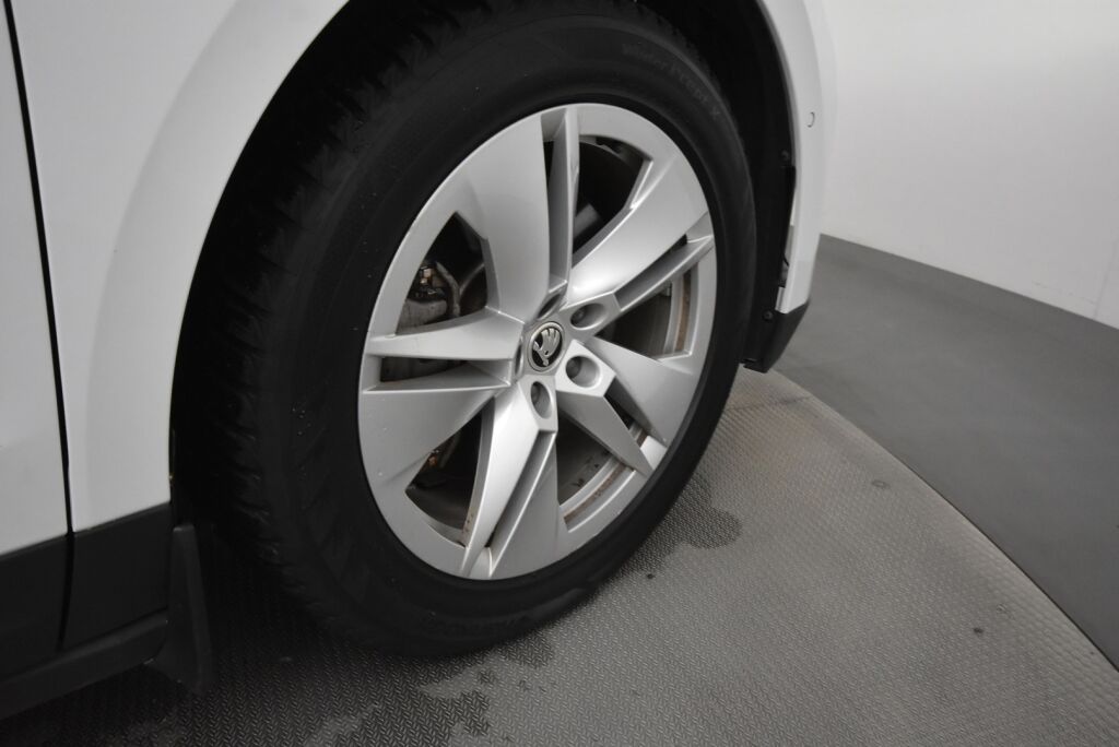 Skoda Enyaq 2023 80x 4x4 iV / Kamera / Lämpöpumppu / Panoraama / Ratinlämmitin / Nahkasisusta / ALV