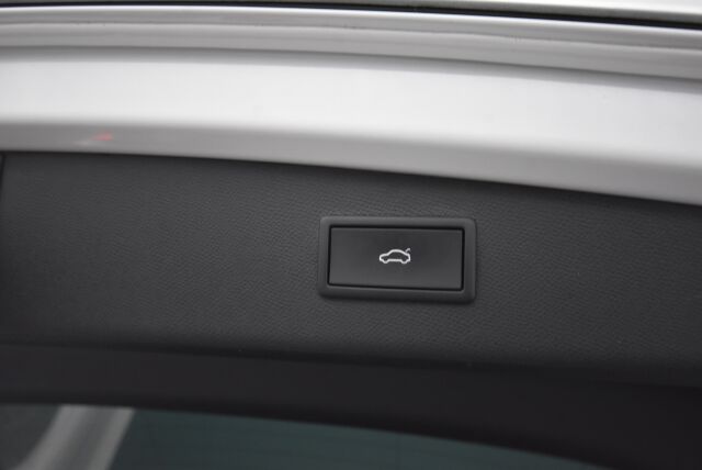 Seat Leon 2023 1,5 TGI 130 Style DSG / ACC / Kamera / KeylessGo / LED / Merkkihuollettu 6/25 viimeisin / Suomiauto
