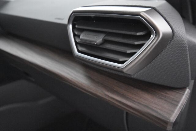 Seat Leon 2023 1,5 TGI 130 Style DSG / ACC / Kamera / KeylessGo / LED / Merkkihuollettu 6/25 viimeisin / Suomiauto