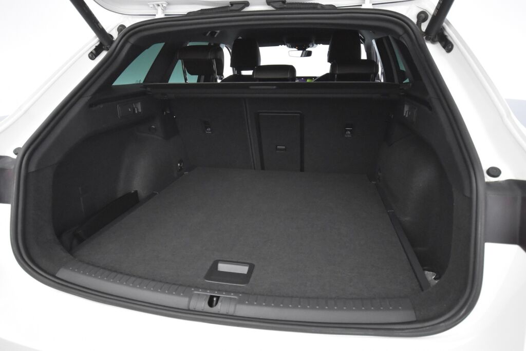 Seat Leon 2023 1,5 TGI 130 Style DSG / ACC / Kamera / KeylessGo / LED / Merkkihuollettu 6/25 viimeisin / Suomiauto